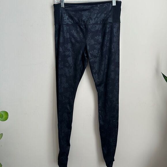 Athleta Leaf Pattern Midnight Garden Barre Leggings With Stirrups M - Picture 1 of 7